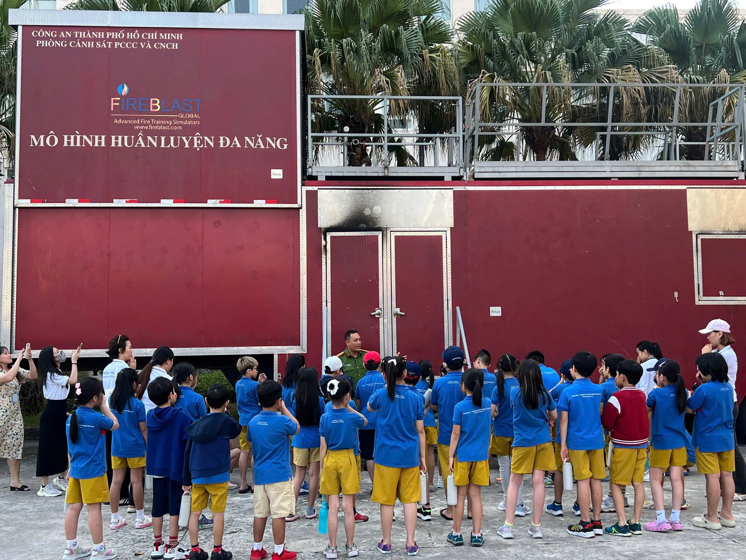 Chiến Sĩ Phòng Cháy Nhí